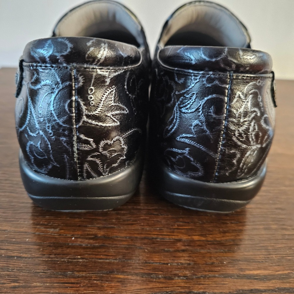 Alegria Keli Black Embossed Floral Leather Slip Resistant Clogs Shoes EU 41 - Picture 5 of 10